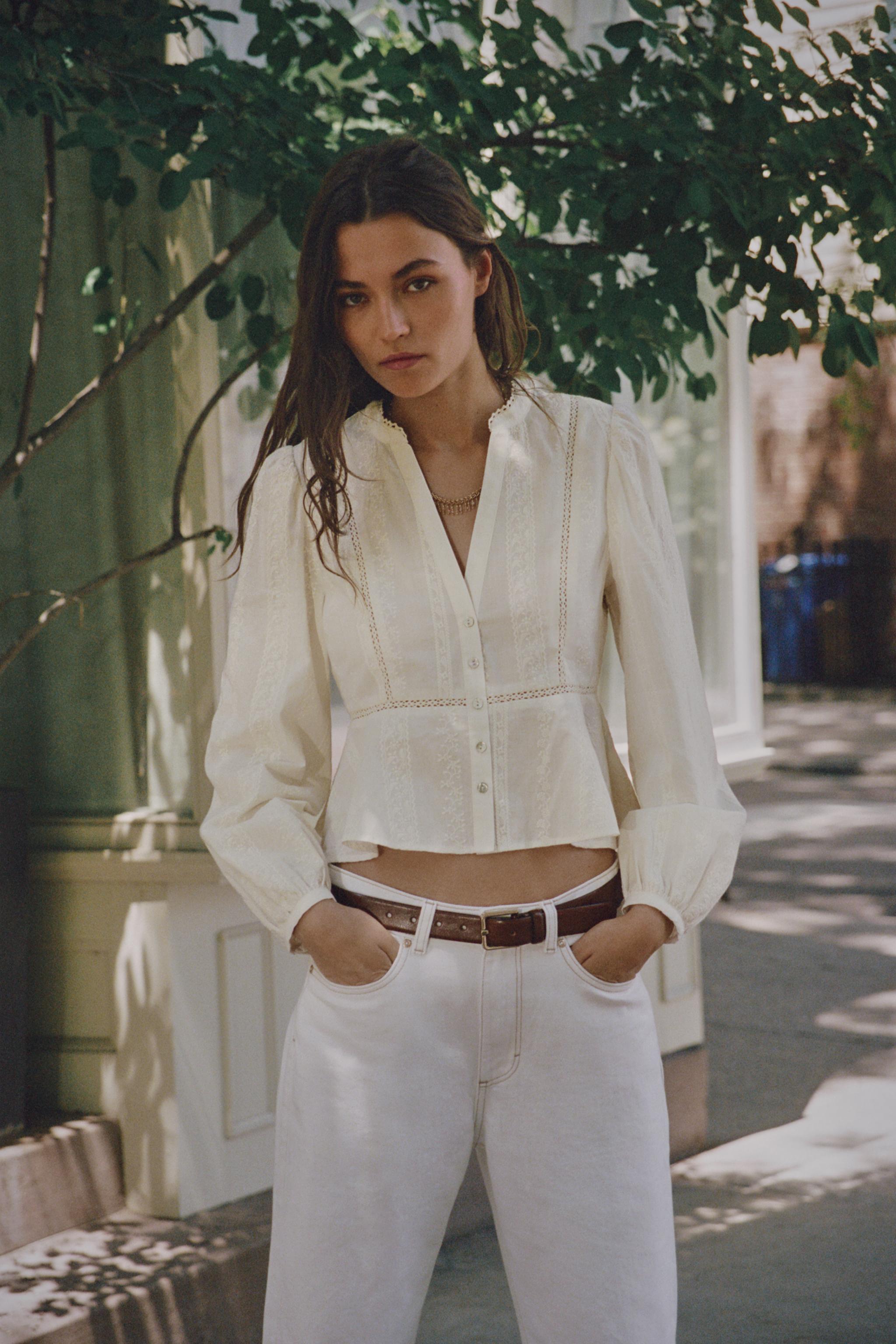 EMBROIDERED ROMANTIC BLOUSE